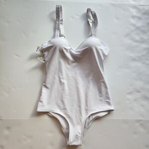Elegant White One-Piece Swimsuit‎